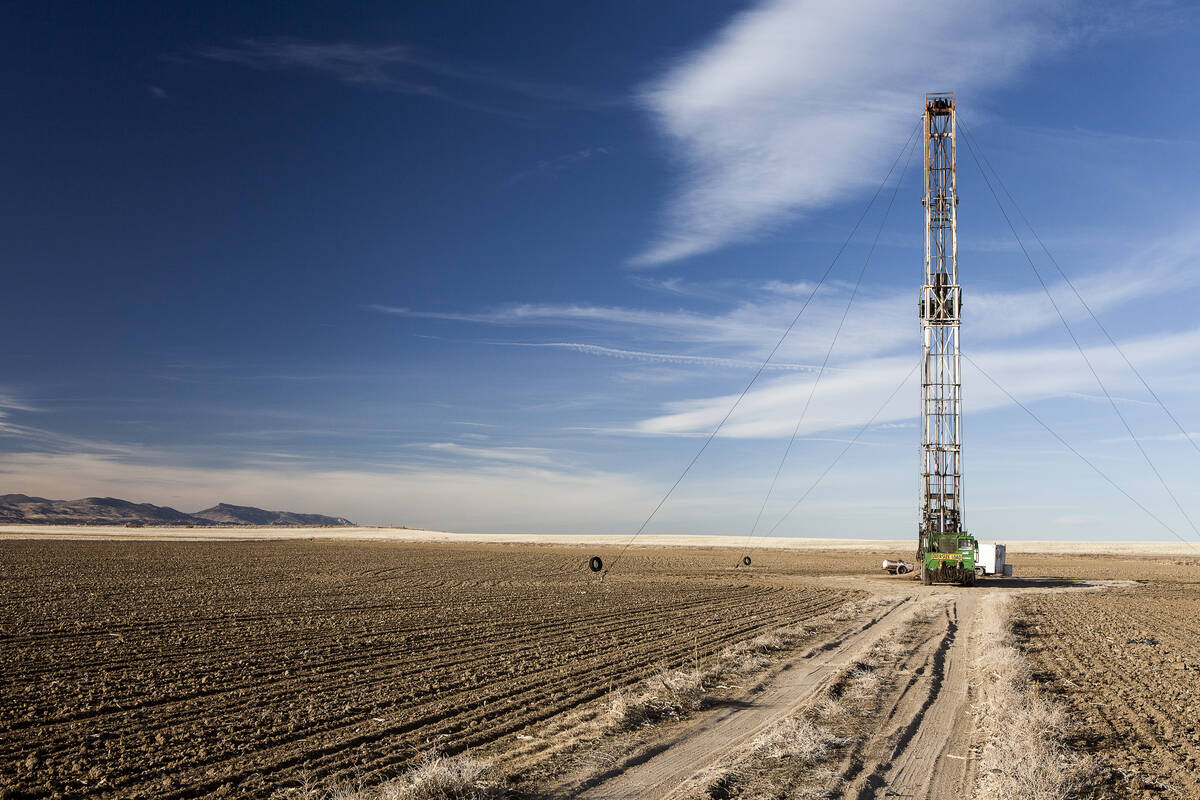 A fracking rig sits in a farmer's field in Colorado. Thinkstock