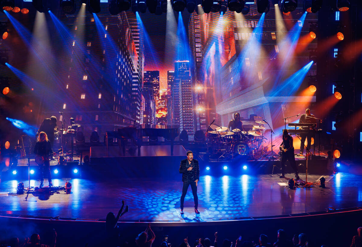 Music legend Lionel Richie is shown at Wynn Las Vegas’ Encore Theater in his “Back to Las V ...
