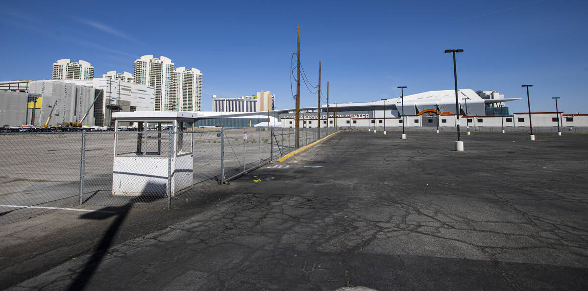 Land that was acquired by the Siegel Group is seen adjacent to the Peppermill along Las Vegas B ...