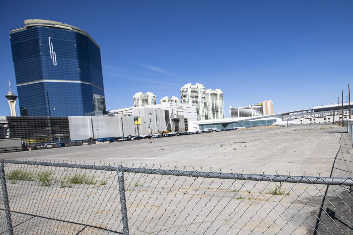 Land that was acquired by the Siegel Group is seen adjacent to the Peppermill along Las Vegas B ...