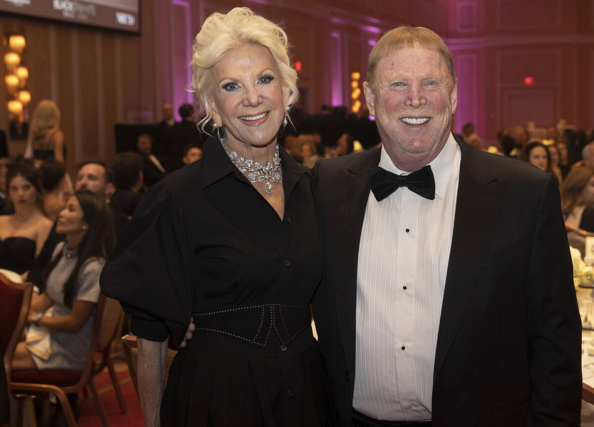 Wynn Resorts co-founder Elaine Wynn, left, and Raiders owner Mark Davis during Nevada Ballet Th ...