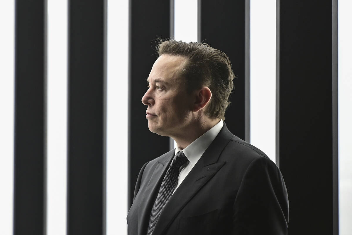 Elon Musk bergerak di Twitter – tetapi untuk apa?  |  HALAMAN CLARENCE