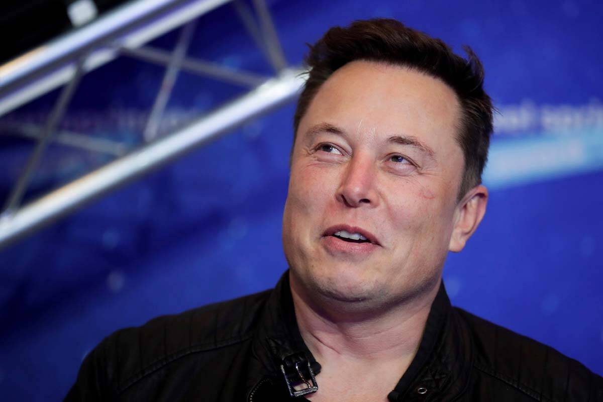 Elon Musk menawarkan untuk membeli Twitter seharga  miliar