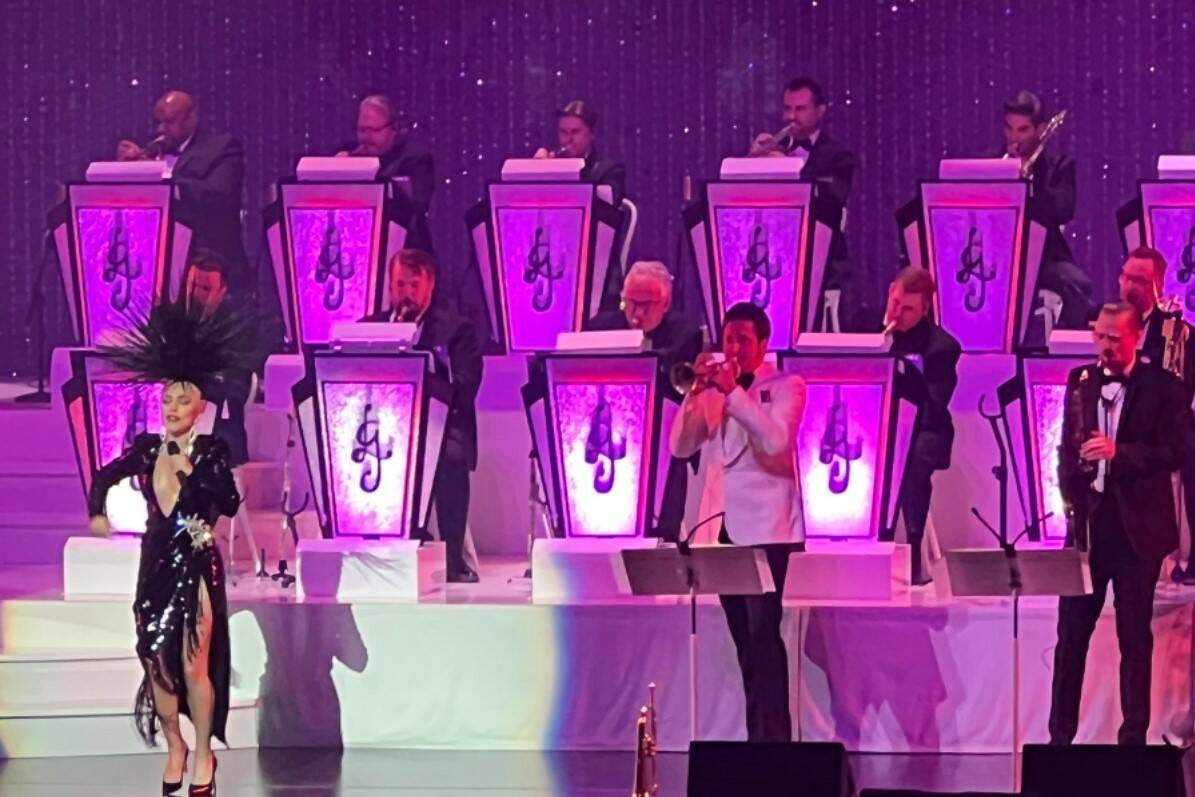 Bintang BTS muncul di malam ‘mulia’ di acara Lady Gaga’s Strip
