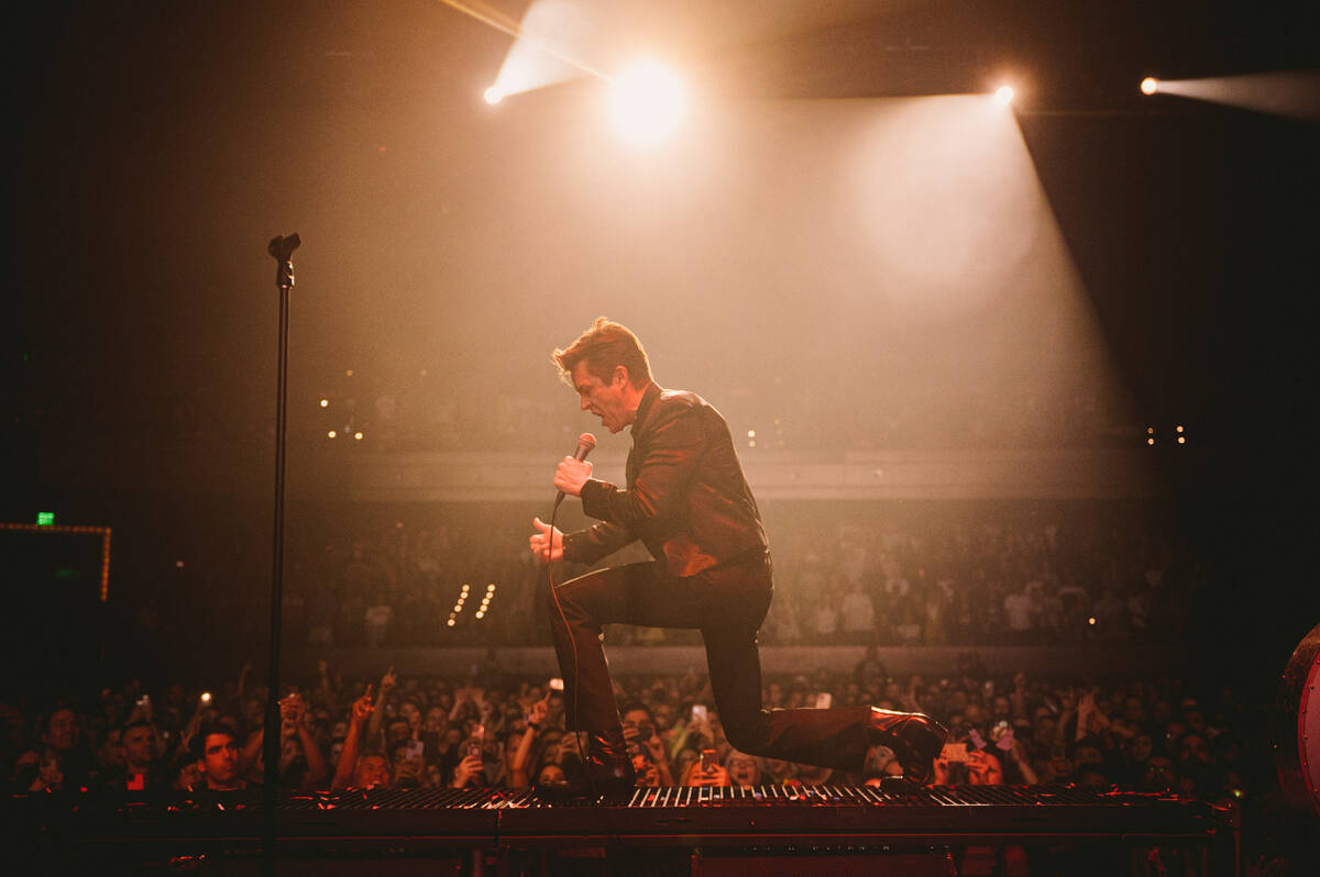 The Killers membawa pantulan ke Strip