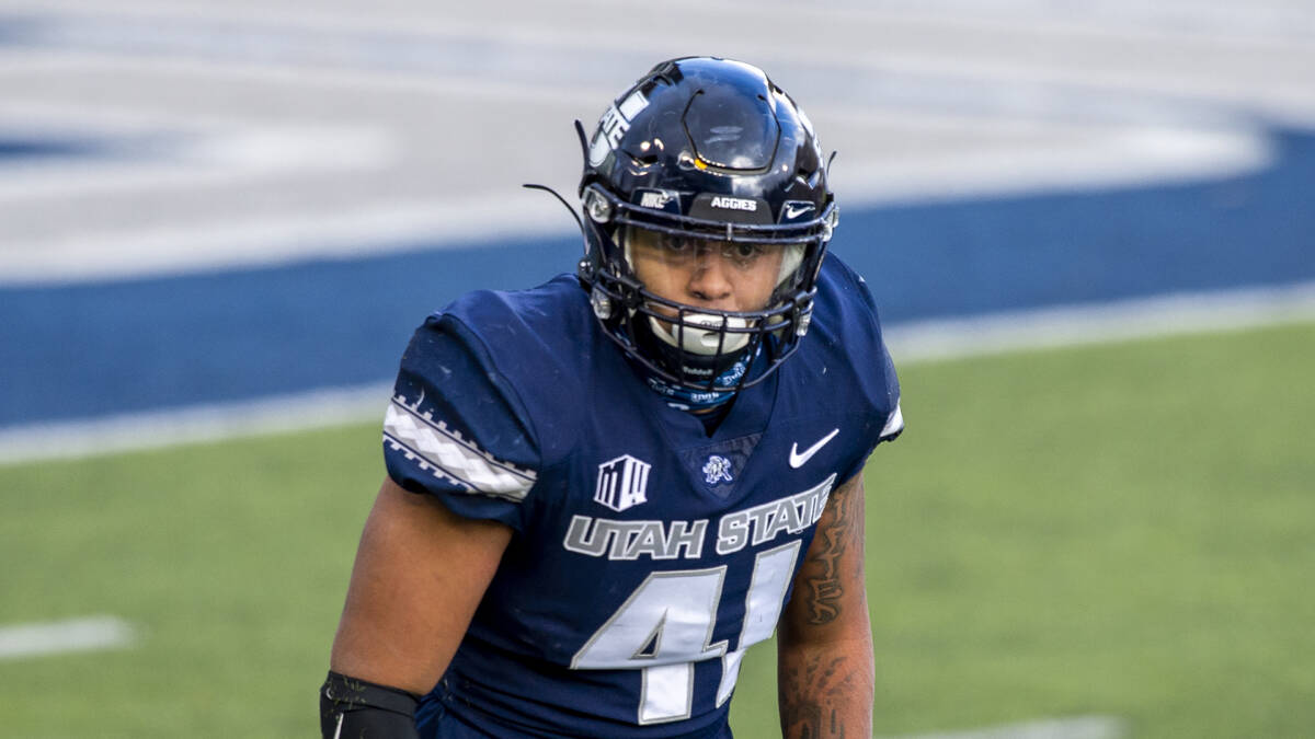 Utah State Aggies linebacker Elijah Shelton (41) lines up during an NCAA football game on Satur ...
