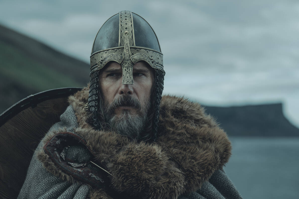 Karier Ethan Hawke tetap segar dengan film horor baru, podcast kriminal Karier Ethan Hawke tetap segar dengan film horor baru, podcast kriminal