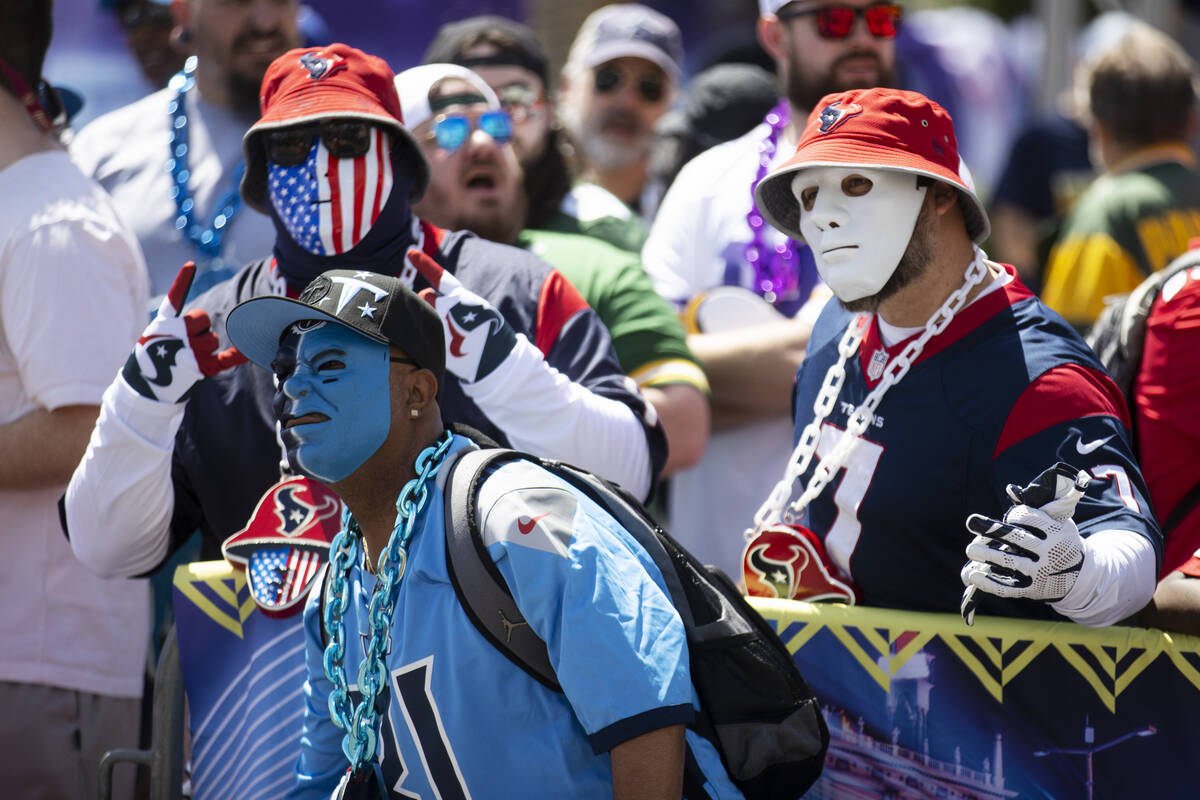 People line up to enter the NFL Draft Experience in Las Vegas, Thursday, April 28, 2022. (Erik ...