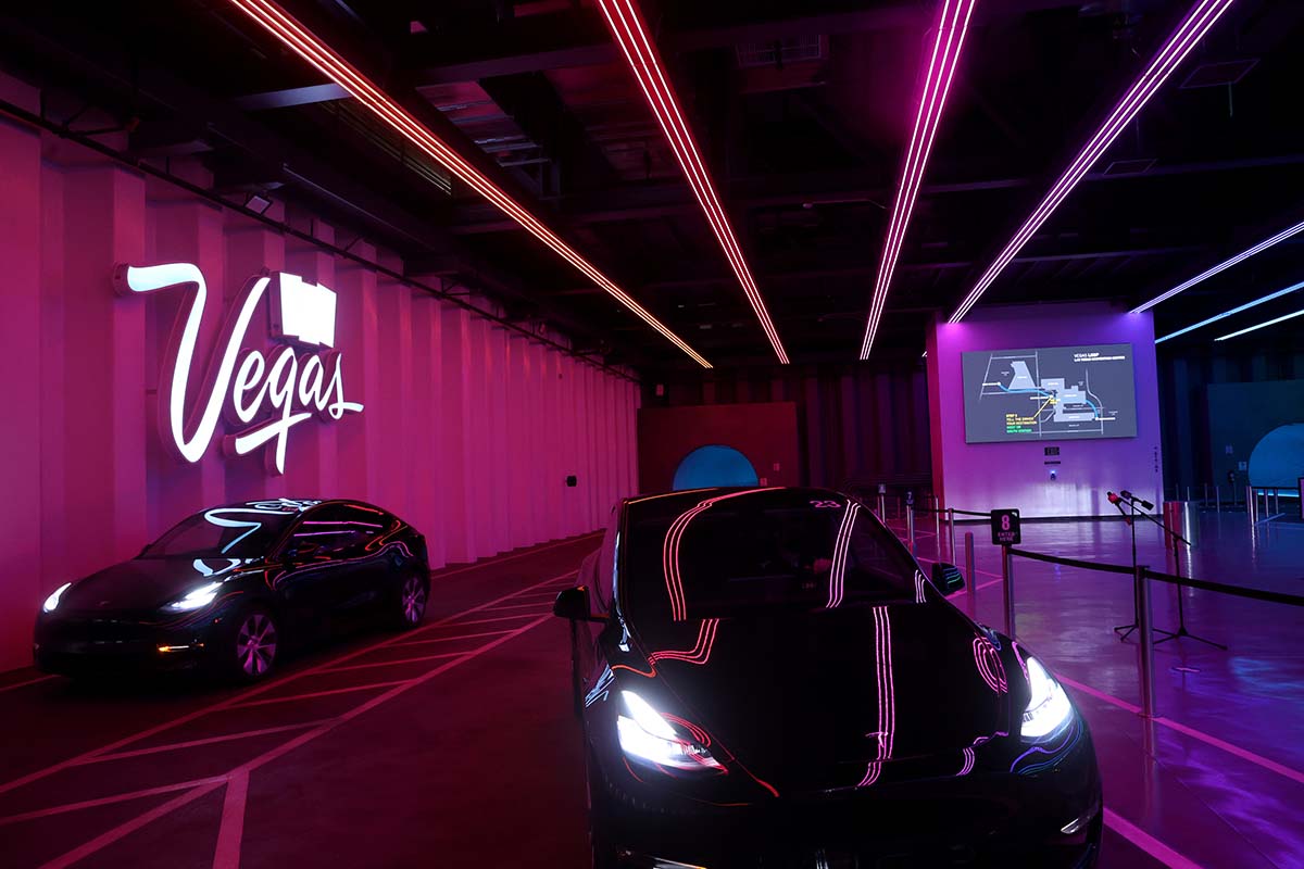 Perjanjian pengoperasian Convention Center Loop disingkat dengan LVCVA