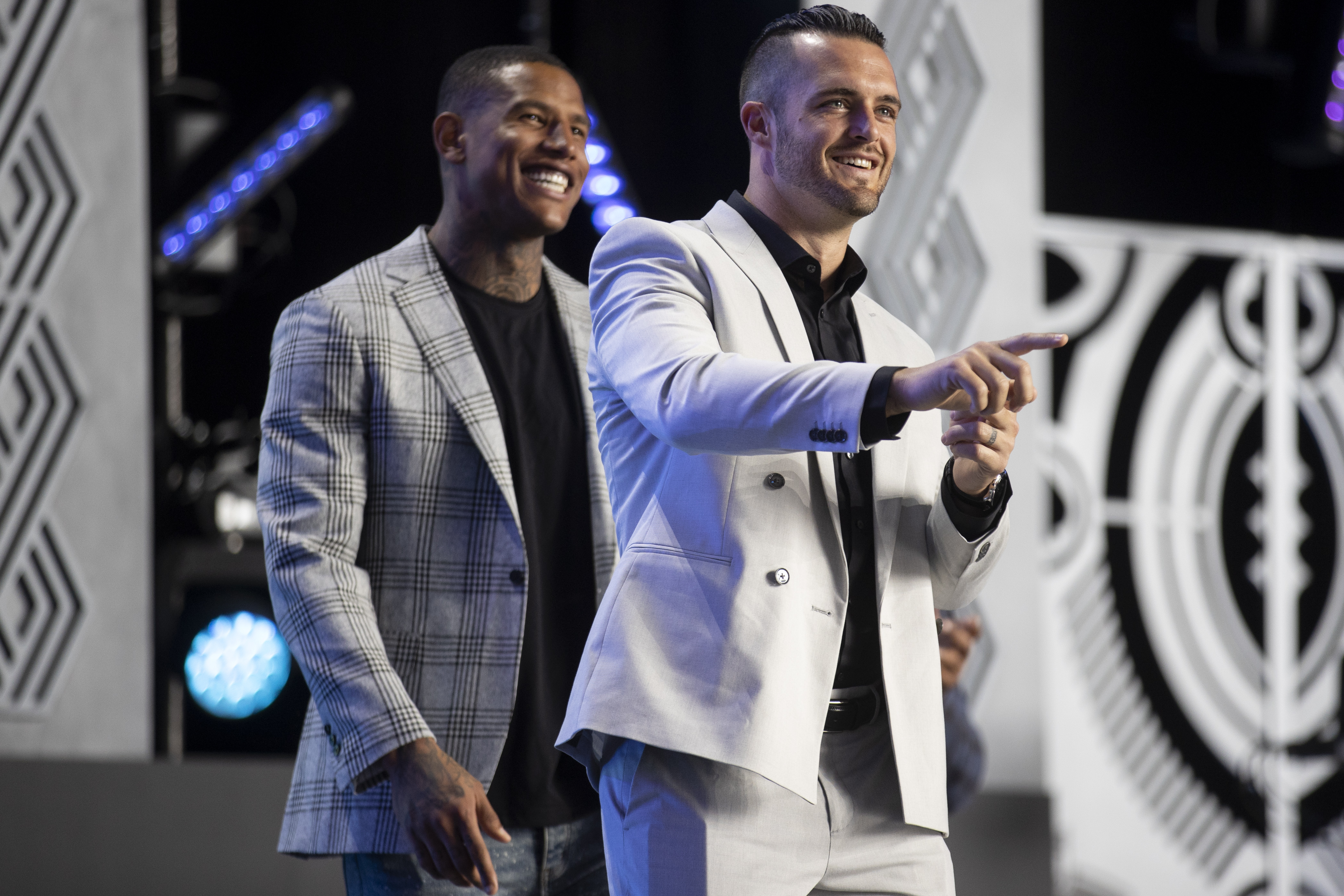 Raiders memiliki lima draft pick pertama pada hari Jumat
