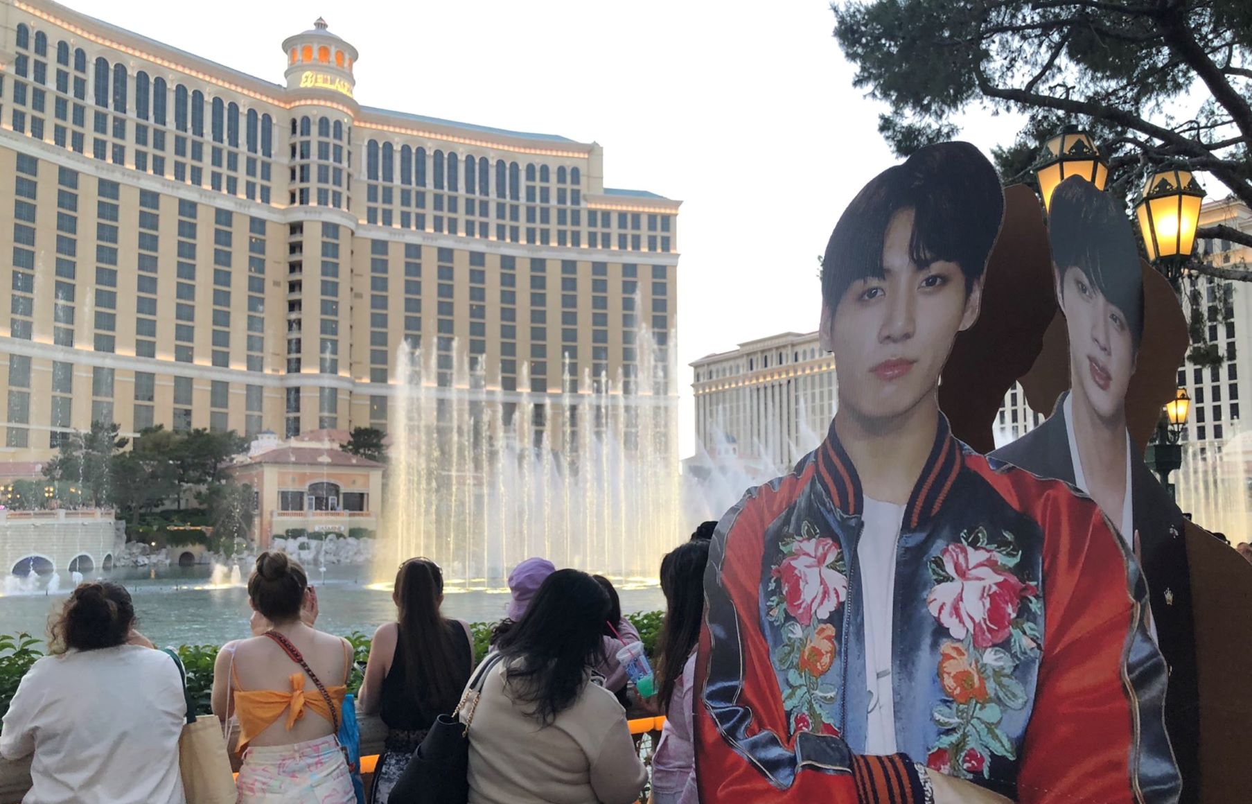 BTS Mengubah Las Vegas Strip Menjadi Ungu Untuk ‘Borahaegas’