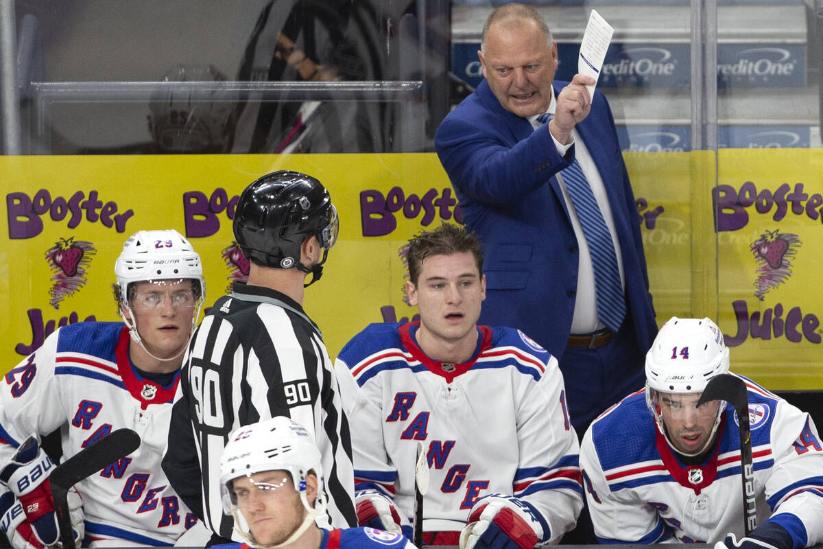 Gerard Gallant memimpin New York Rangers ke playoff NHL