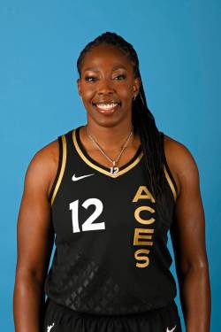 LAS VEGAS - 2 MEI: Chelsea Grey #12 dari Las Vegas Aces berpose untuk headshot selama media...
