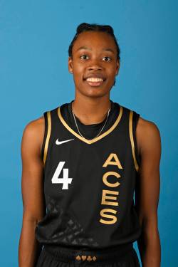 LAS VEGAS - 2 MEI: Aisha Sheppard #4 dari Las Vegas Aces berpose untuk headshot selama media...
