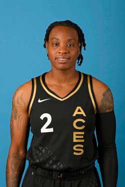 LAS VEGAS - 2 MEI: Riquna Williams #2 dari Las Vegas Aces berpose untuk sundulan selama media ...