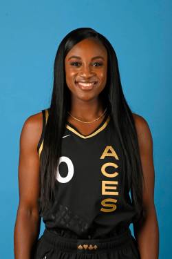 LAS VEGAS - 2 MEI: Jackie Young #0 dari Las Vegas Aces berpose untuk headshot selama media d...