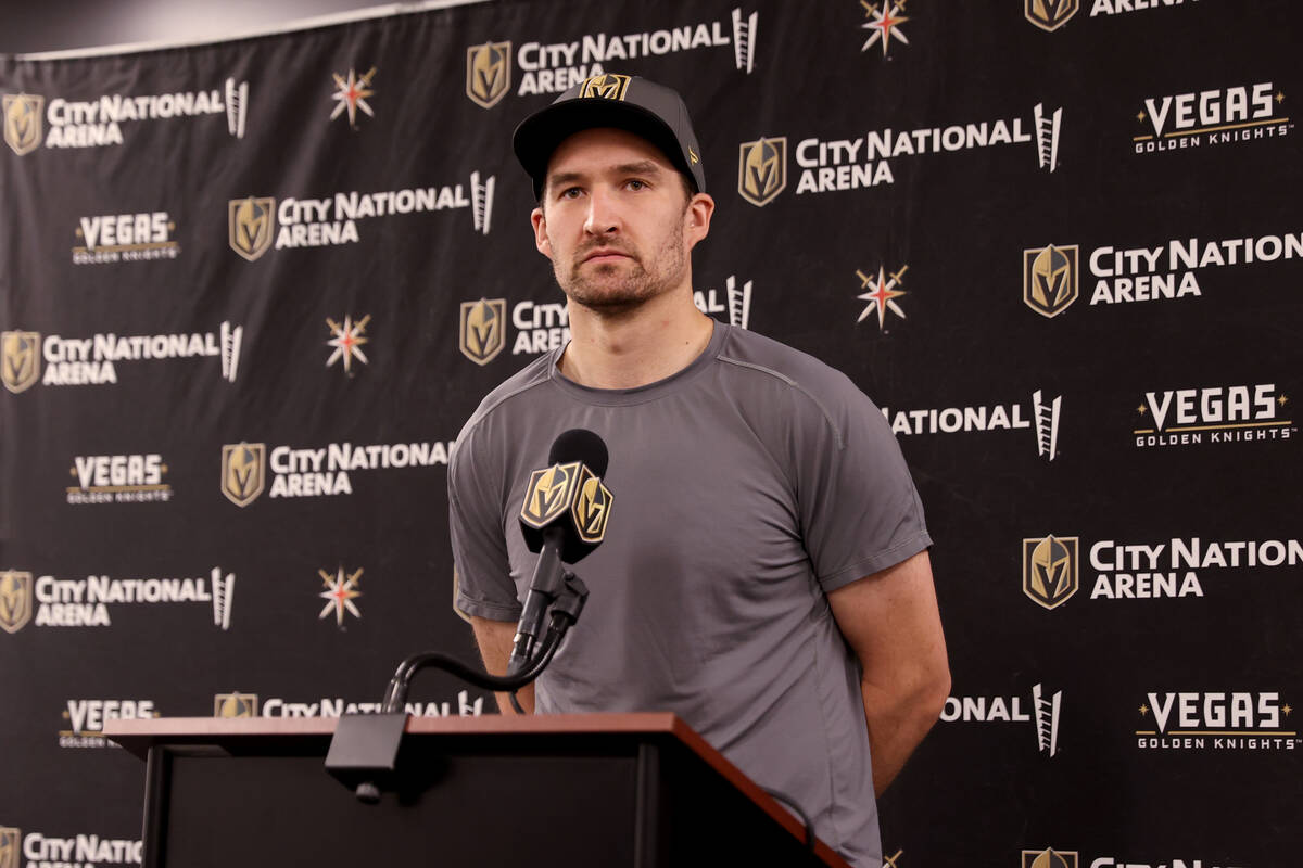 Mark Stone dari Golden Knights sedang mengevaluasi opsi untuk cedera punggung