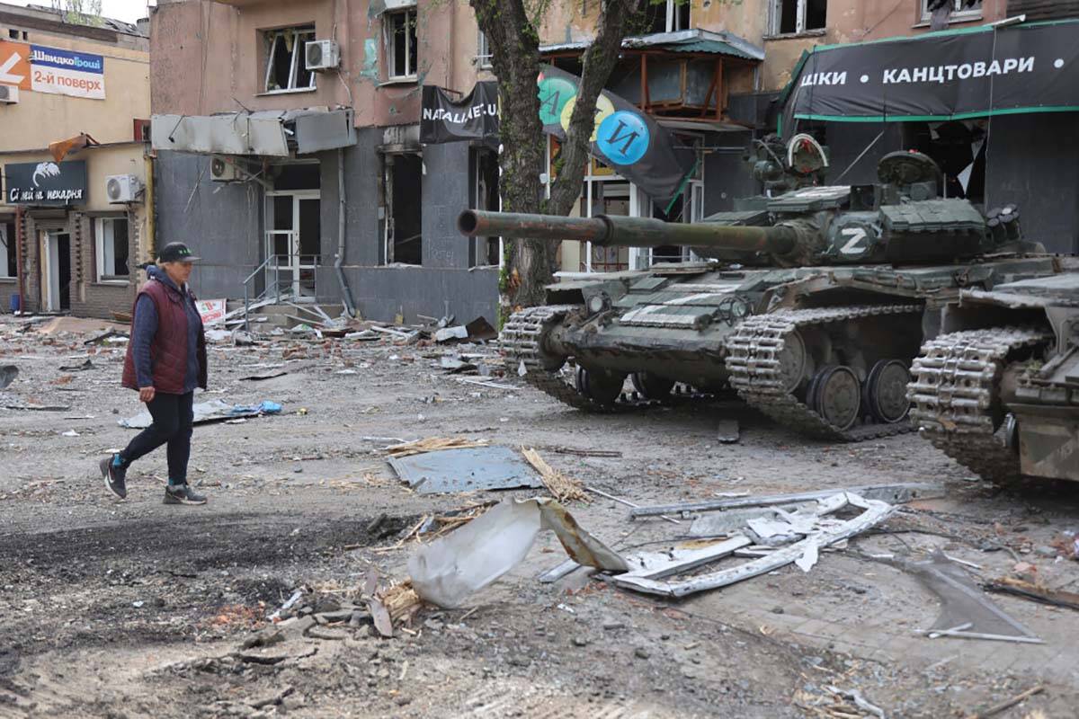 Ukraina mengatakan lebih banyak warga sipil yang diselamatkan dari pabrik baja Mariupol