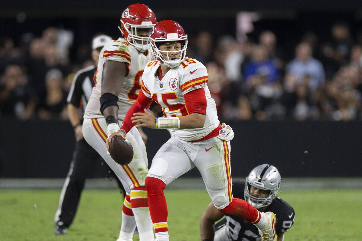 NFL predictions: CBS analysts pick Chiefs to finish last in AFC West