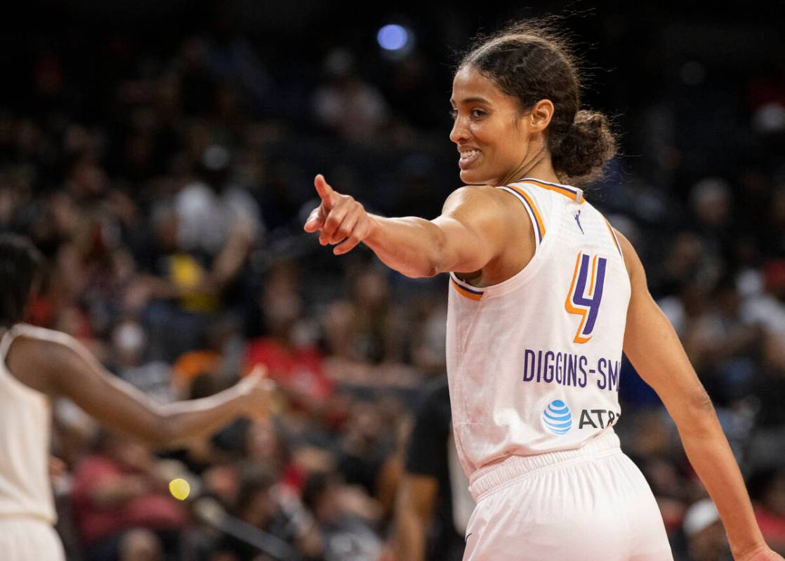 Phoenix Mercury guard Skylar Diggins-Smith (4), a Centennial High School graduate, points to th ...