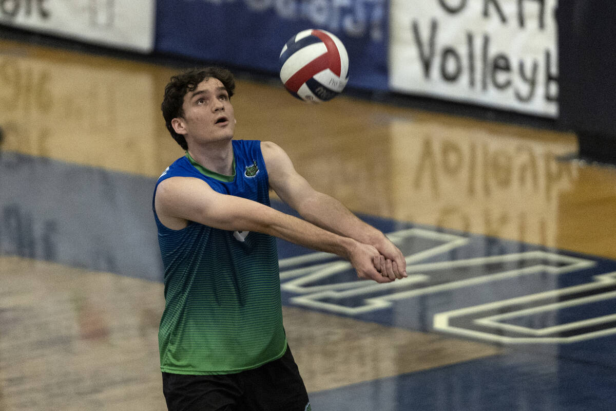 Green Valley’s Noah Earl (8) bumps during the Class 5A boys volleyball state championshi ...
