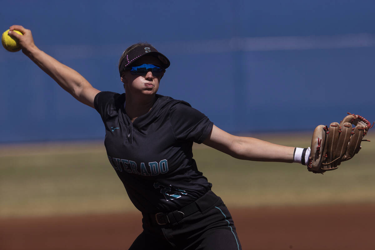 Silverado’s Paisley Magdaleno (21) pitches during a Class 4A state softball tournament g ...