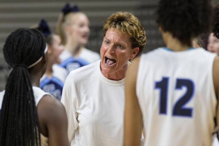 Centennial head coach Karen Weitz fires up her team in the first quarter during the Bulldogs Cl ...