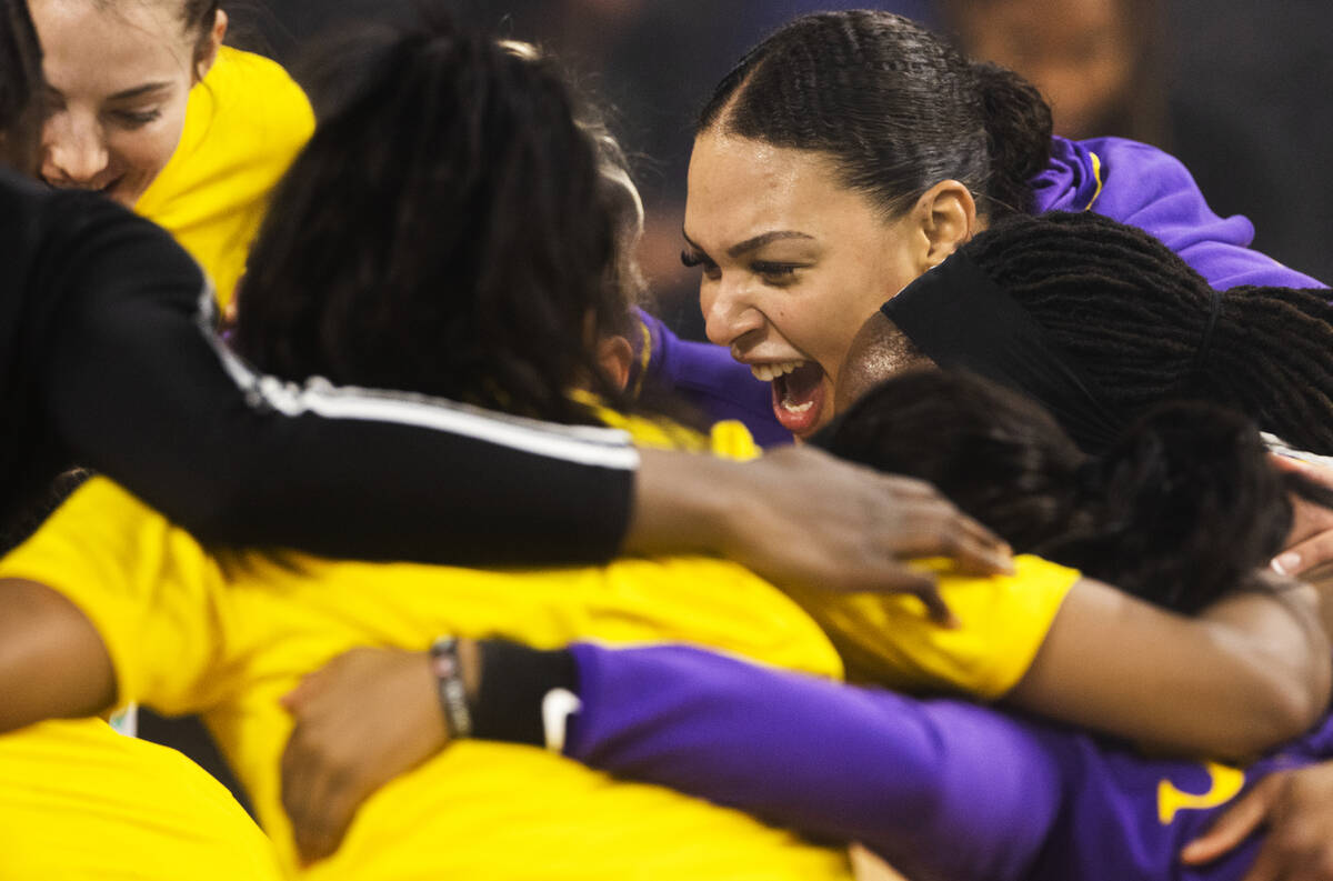 Los Angeles Sparks center Liz Cambage (1) tries to fire up her team before the start of an WNBA ...