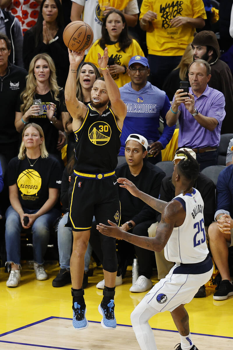 Golden State Warriors favored to win 2022, 2023 NBA titles