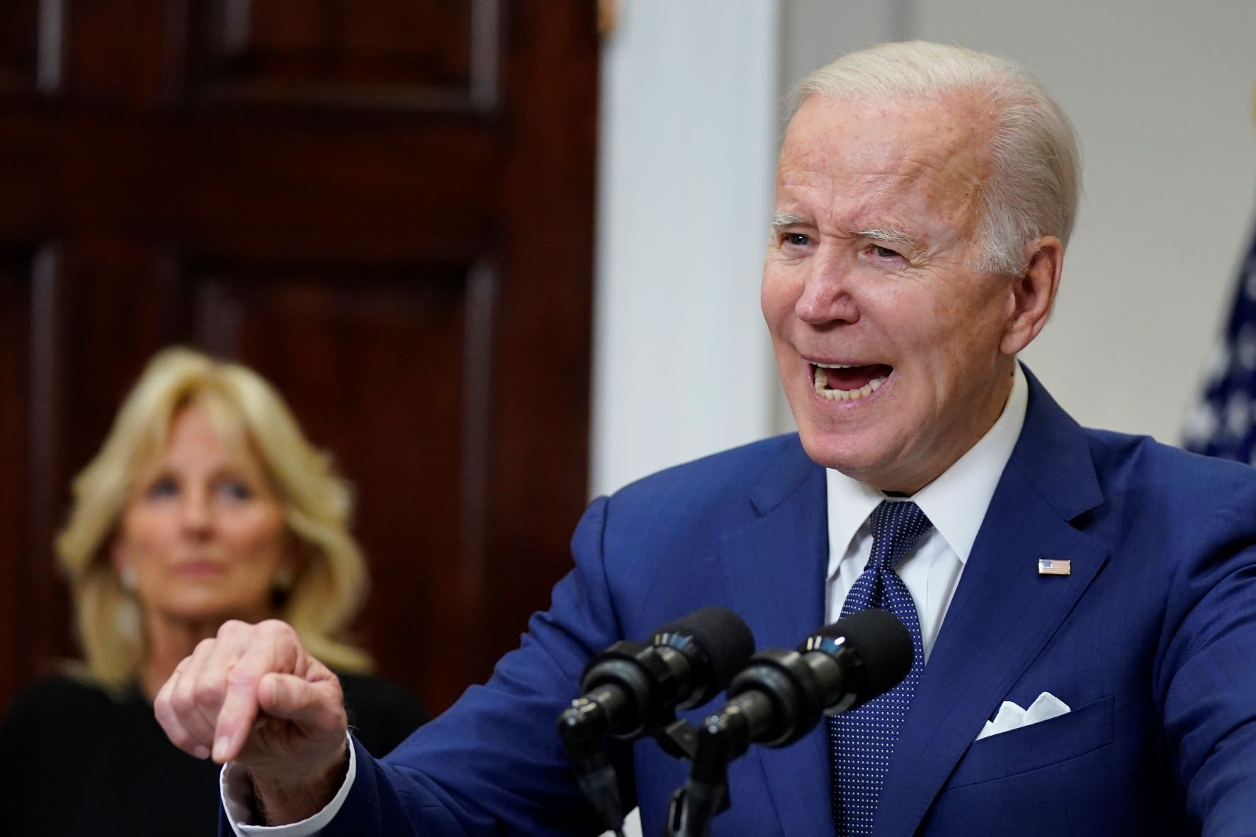 Biden mengatakan ‘kita harus bertindak’ setelah penembakan di sekolah Texas