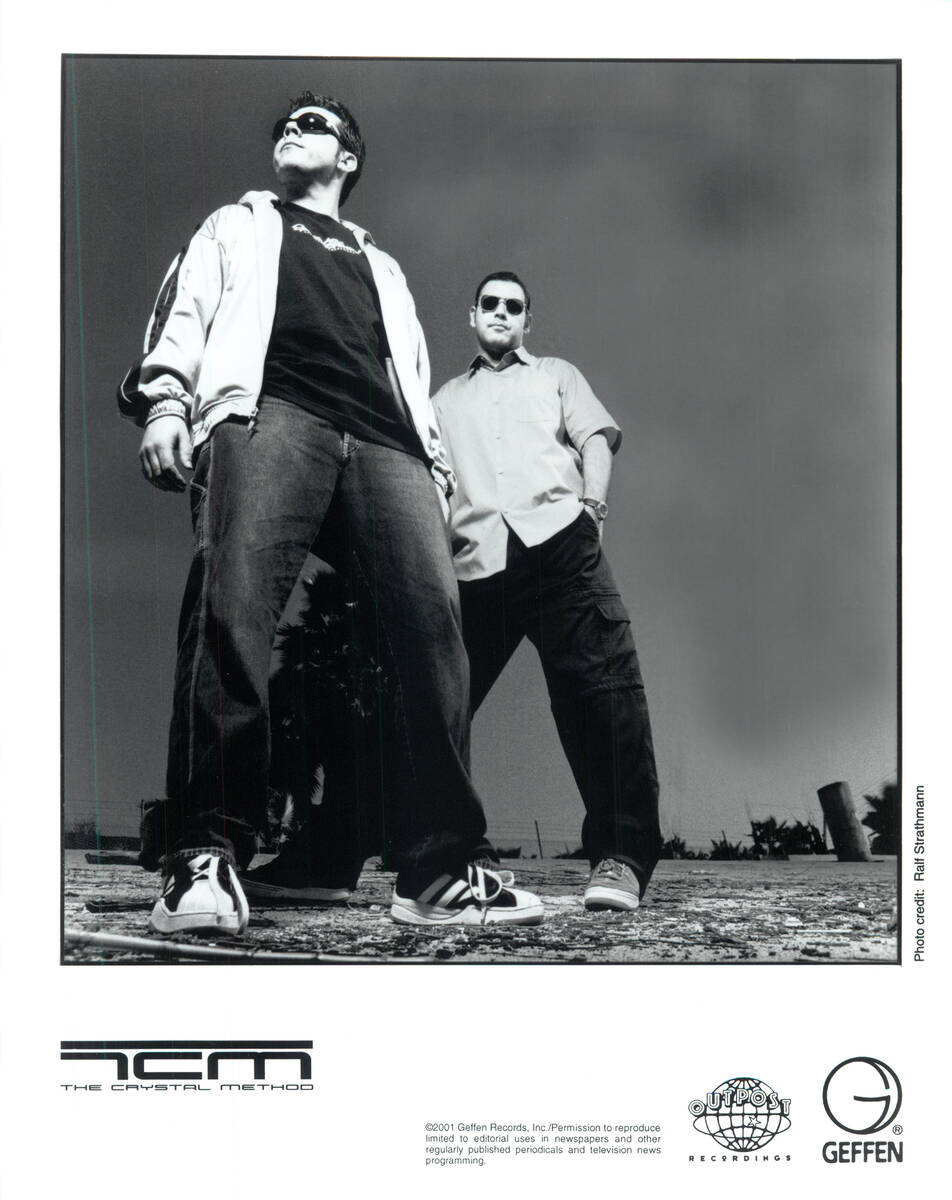 - 1999 THE CRYSTAL METHOD (L-R) Scott Kirkland, Ken Jordan - Recording Artists (BETH HERZHAFT ...
