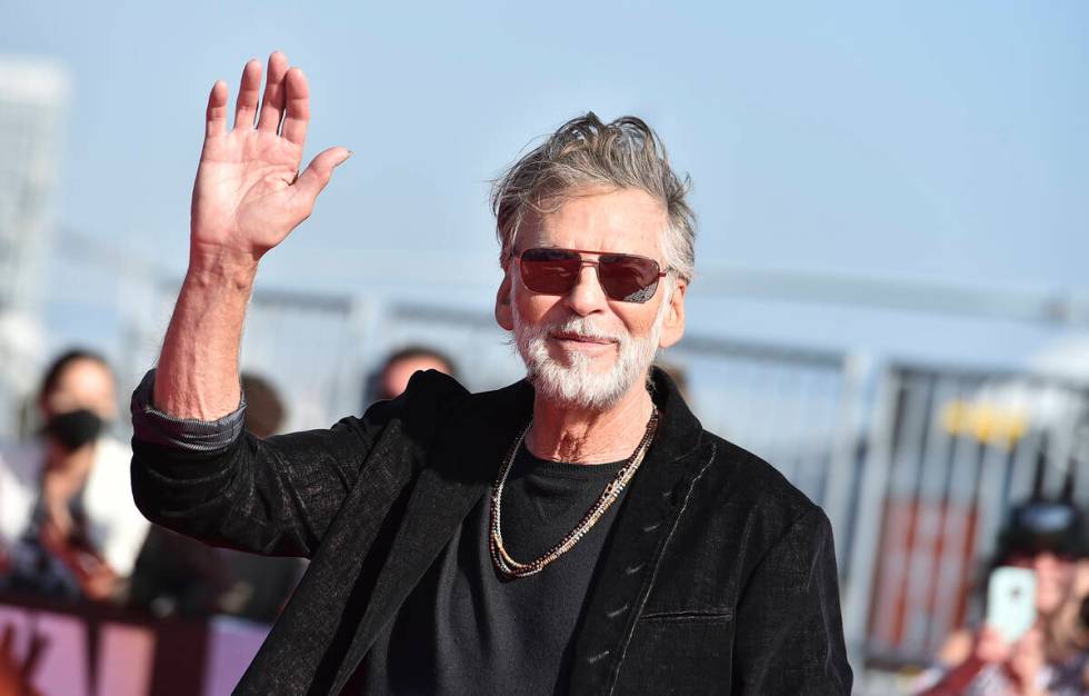 Kenny Loggins tiba di pemutaran perdana dunia "Senjata Top: Maverick" Rabu, Mei...
