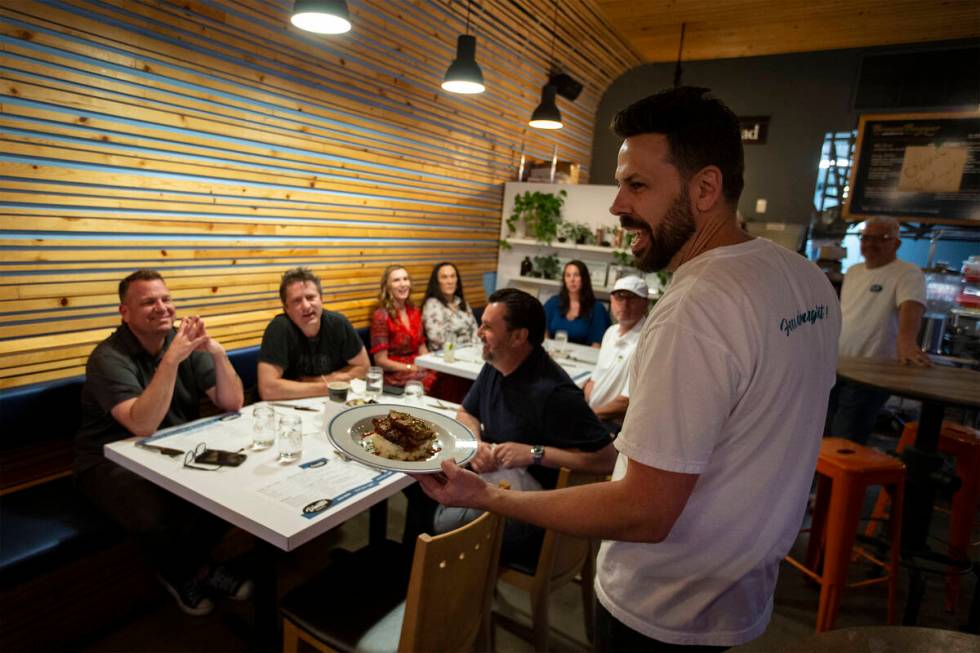 Jerad Howard, pendiri Vesta Coffee dan bagian dari tim Dinette, menawarkan restoran con...