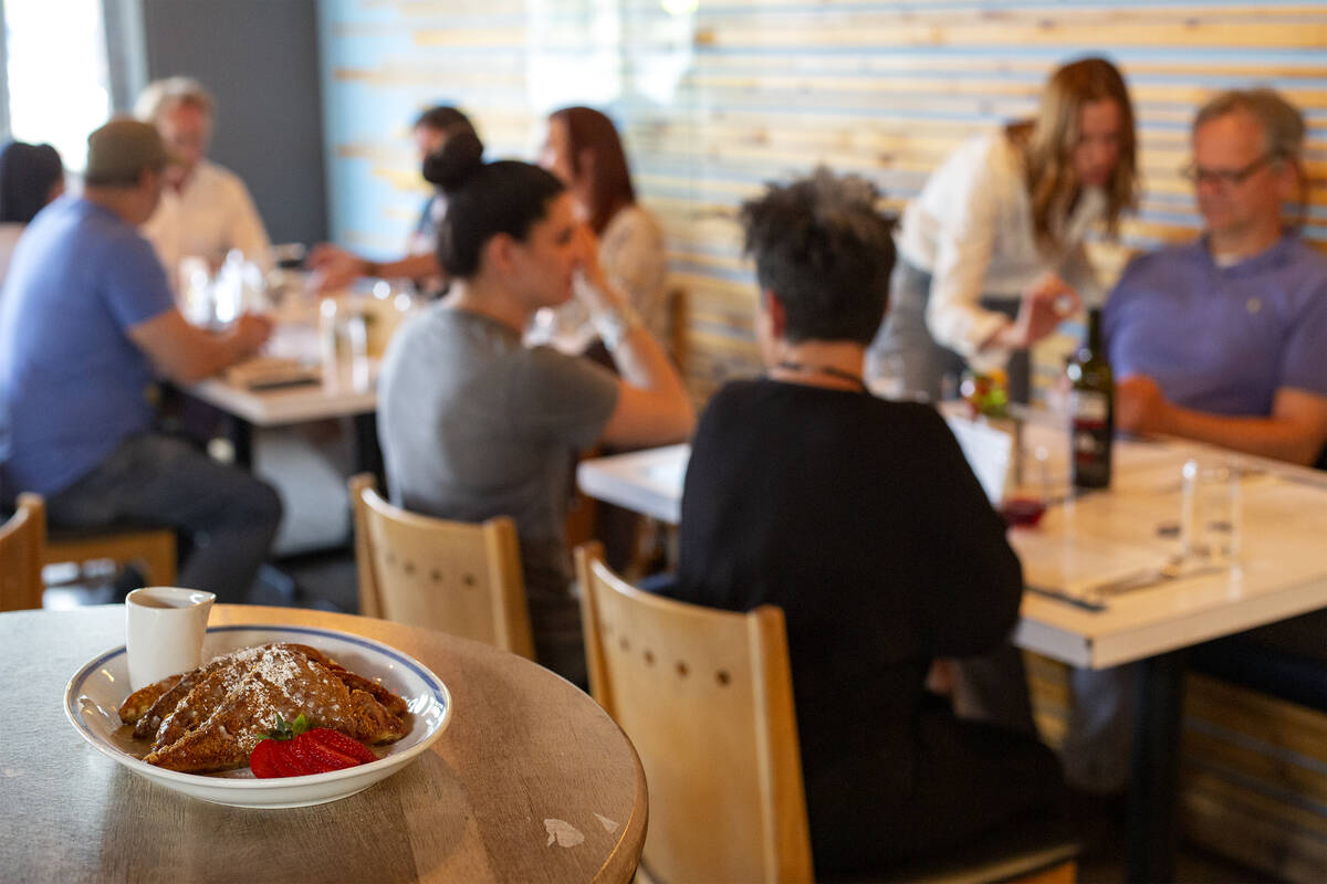 Diners try out the French-ette toast as part of Dinette’s judging event in the The Las V ...