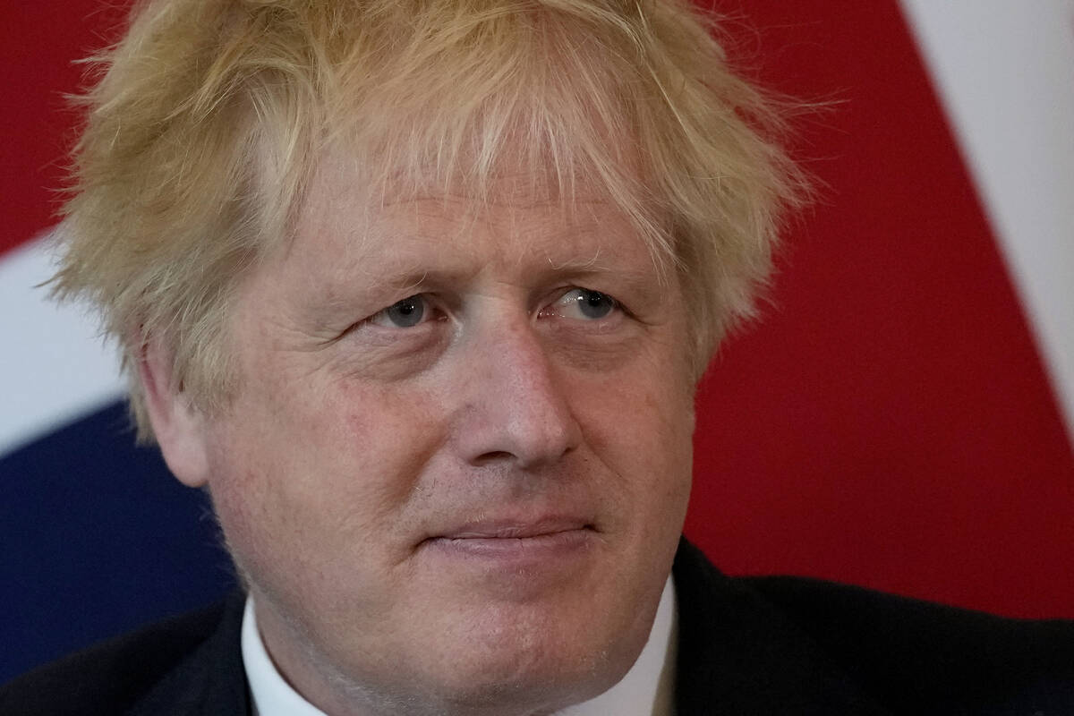 Boris Johnson menghadapi ketidakpercayaan di Inggris