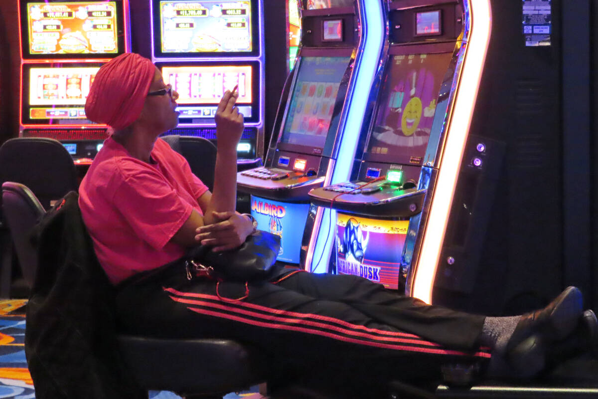 Smoking ban no threat to casino revenue, report says | Las Vegas  Review-Journal