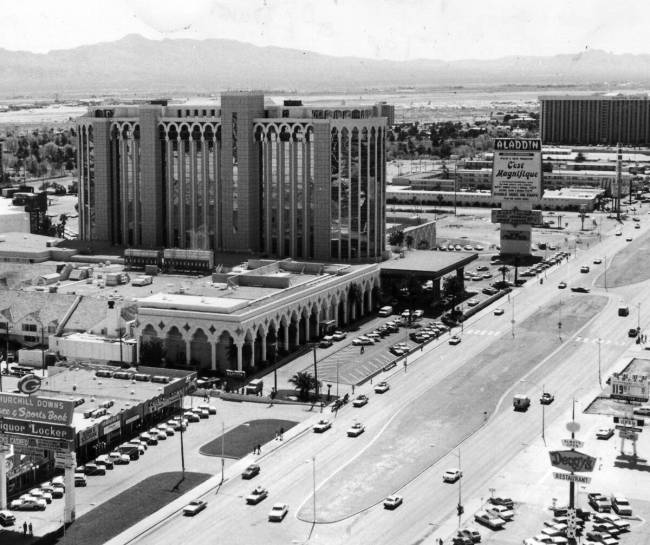 The Aladdin Hotel and Casino dalam foto tahun 1980 di Las Vegas.  (Las Vegas Ulasan-Jurnal)