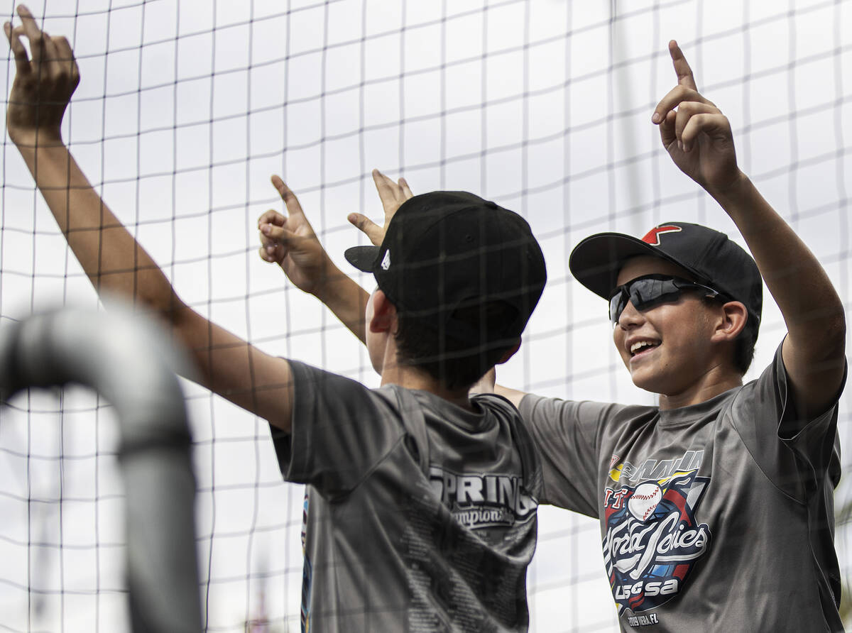 Aviators fans cheer during a minor league baseball game against the Salt Lake Bees at Las Vegas ...