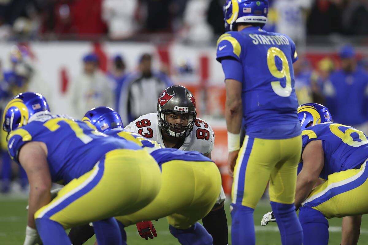 Tampa Bay Buccaneers defensive end Ndamukong Suh (93) lines up against the Los Angeles Rams dur ...