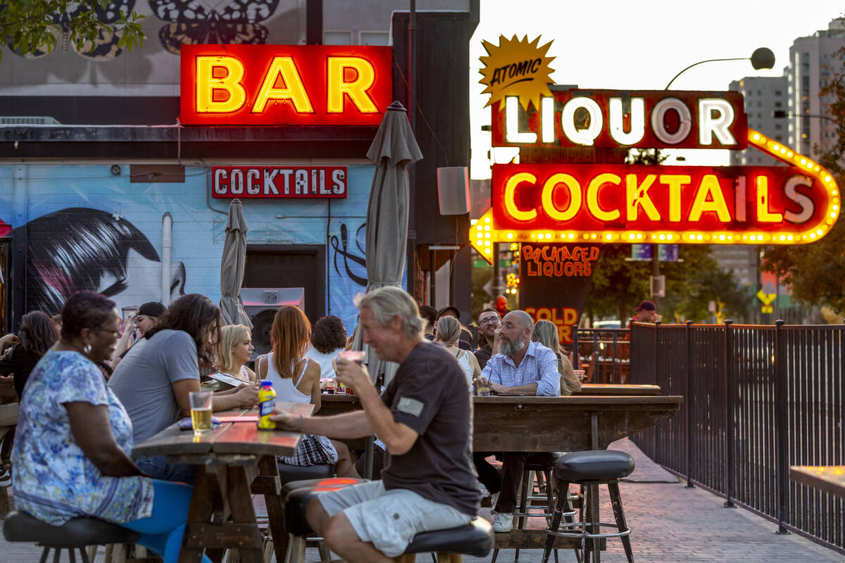 Atomic Liquors, bar berdiri bebas tertua di Las Vegas, merayakan ulang tahun ke-70