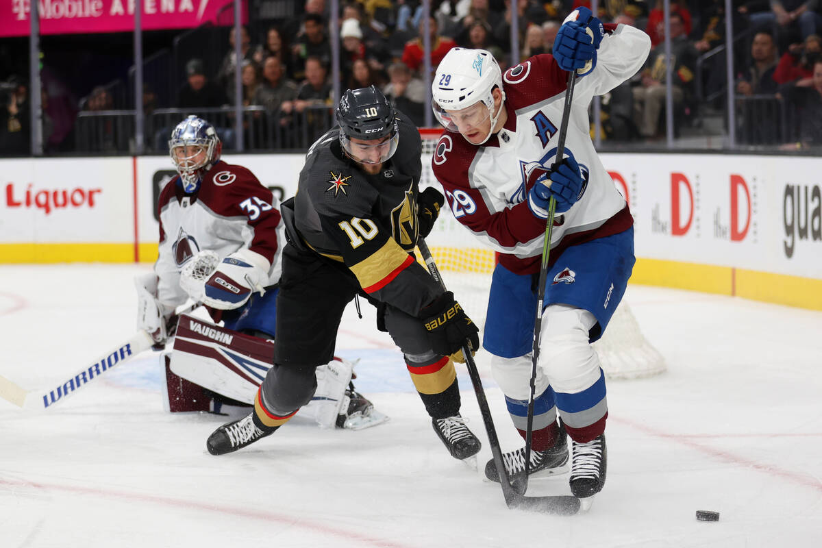 Vegas Golden Knights pull away late to defeat the Florida Panthers