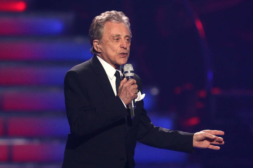 Penyanyi Frankie Valli tampil di The Smith Center akhir pekan ini.  (Foto oleh Matt Sayles/The Assoc ...