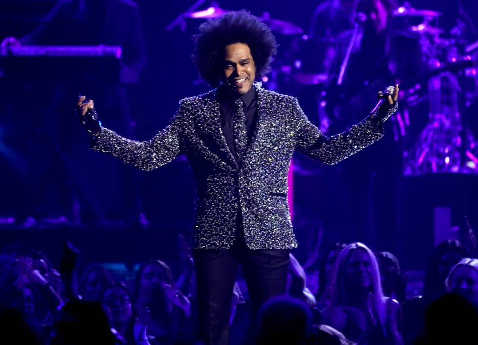 Maxwell tampil di Billboard Music Awards pada hari Minggu, 15 Mei 2022, di MGM Grand Garden ...