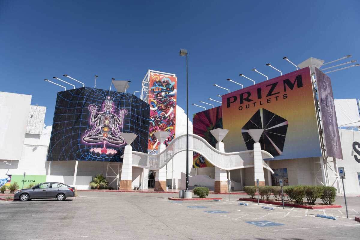 Outlet mall deals las vegas