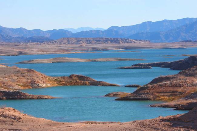 Ketinggian air yang rendah di Danau Mead dekat Teluk Las Vegas diamati di Taman Rekreasi Nasional Danau Mead...