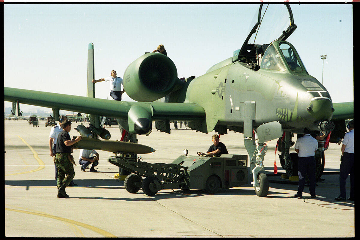 The Gunsmoke '93 "Loadeo" competition where ground crews see how fast and safe they can service ...