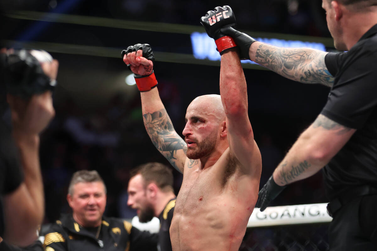 Alexander Volkanovski is announced the winner by unanimous decision in a featherweight fight ag ...