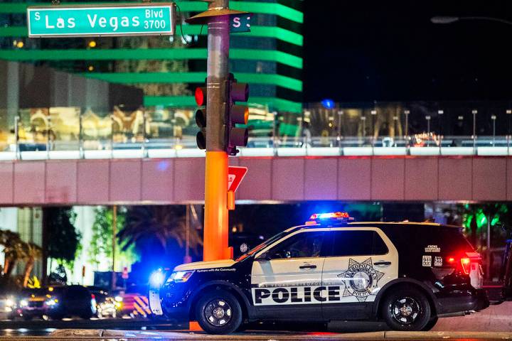 Las Vegas Metro patrols the Strip on Saturday, July 16, 2022, Las Vegas. (Benjamin Hager/Las Ve ...