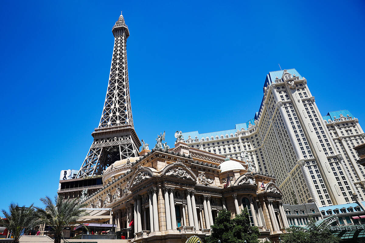 Check in at Paris on a Monday. :-O : r/vegas