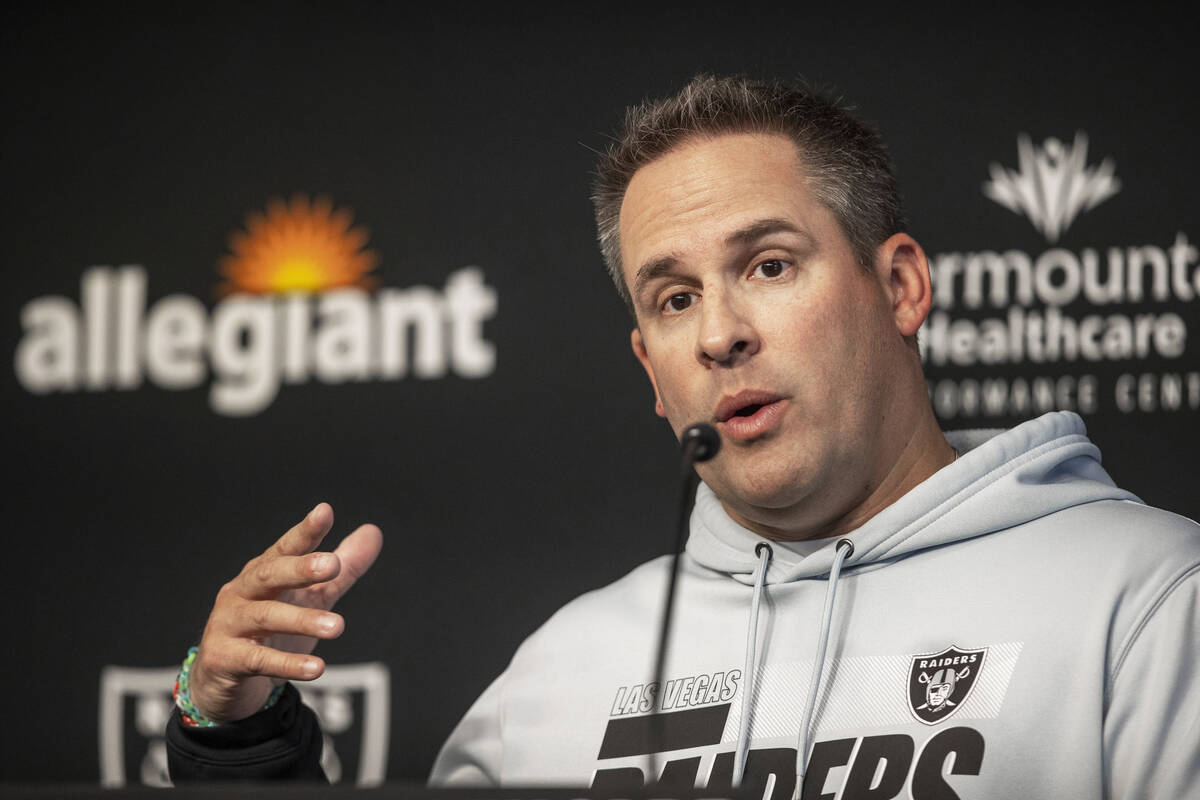 Josh McDaniels dari Raiders senang dengan kemajuan kamp pelatihan